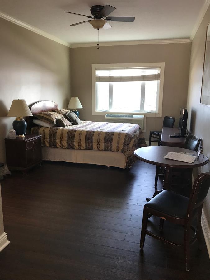 Beachcomber Inn Conesus Экстерьер фото